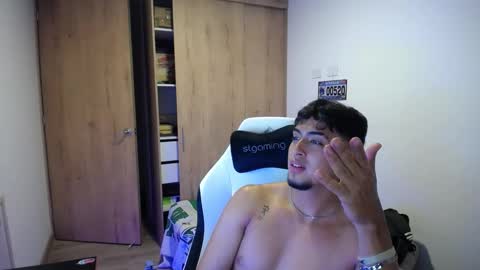 Snapshot of matias_bianco01 chatting on September 2025 05:51:02 AM matias online show from September 2025 05:51:02 AM