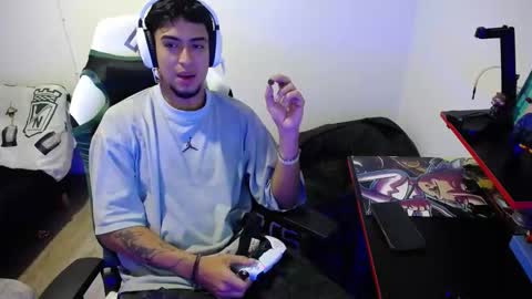 Snapshot of matias_bianco01 chatting on October 2025 03:04:02 AM matias online show from October 2025 03:04:02 AM