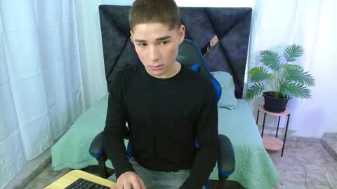 Snapshot of matiii18 chatting on September 2025 01:22:01 PM Mati online show from September 2025 01:22:01 PM