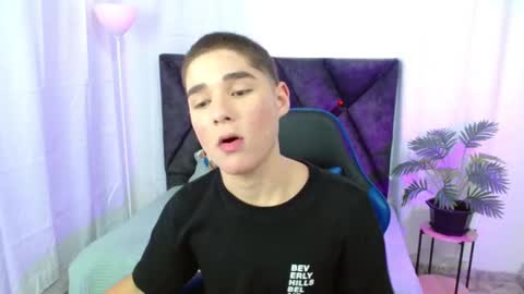 Snapshot of matiii18 chatting on September 2025 01:14:02 PM Mati online show from September 2025 01:14:02 PM