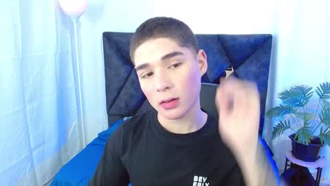 Snapshot of matiii18 chatting on October 2025 01:29:02 PM Mati online show from October 2025 01:29:02 PM