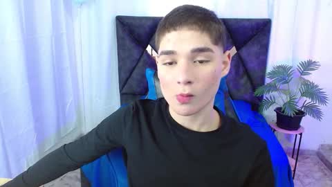 Snapshot of matiii18 chatting on October 2025 01:40:02 PM Mati online show from October 2025 01:40:02 PM