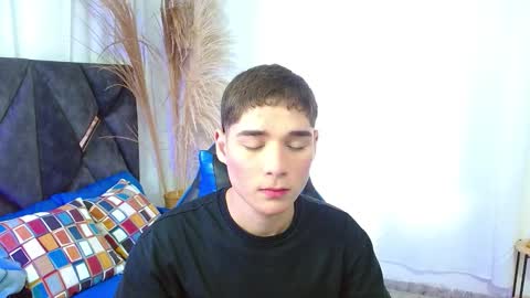 Snapshot of matiii18 chatting on November 2025 01:44:01 PM Mati online show from November 2025 01:44:01 PM