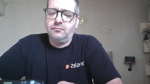 Snapshot of matrike1 chatting on April 2026 10:44:01 AM matrike1 online show from April 2026 10:44:01 AM