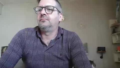 Snapshot of matrike1 chatting on April 2026 01:12:02 PM matrike1 online show from April 2026 01:12:02 PM