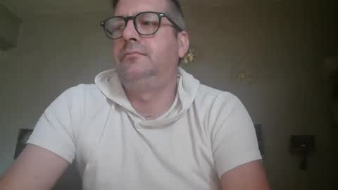 Snapshot of matrike1 chatting on April 2026 10:25:01 AM matrike1 online show from April 2026 10:25:01 AM