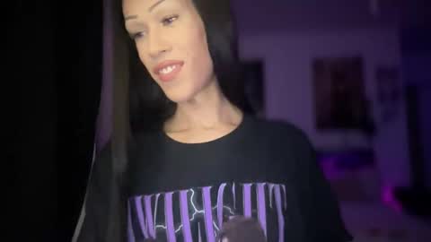 MOLLY MILLS online show from October 2025 04:13:01 AM