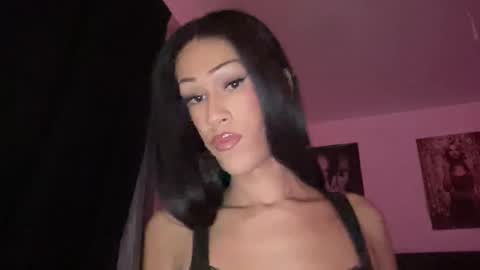 MOLLY MILLS online show from November 2025 06:55:01 AM