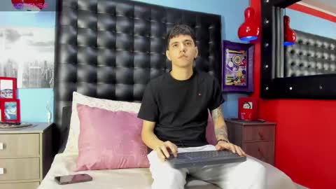 Snapshot of matteo12_ chatting on October 2025 04:00:01 AM ---Matteo--- online show from October 2025 04:00:01 AM