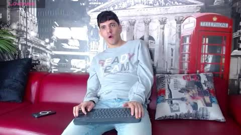 Snapshot of matteo12_ chatting on October 2025 04:44:01 AM ---Matteo--- online show from October 2025 04:44:01 AM