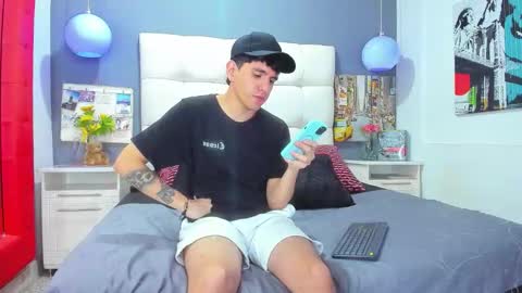 Snapshot of matteo12_ chatting on October 2025 05:02:02 AM ---Matteo--- online show from October 2025 05:02:02 AM