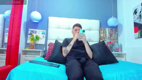 Snapshot of matteo12_ chatting on November 2025 04:01:02 AM ---Matteo--- online show from November 2025 04:01:02 AM