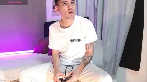 Snapshot of matteo12_ chatting on November 2025 07:29:02 AM ---Matteo--- online show from November 2025 07:29:02 AM