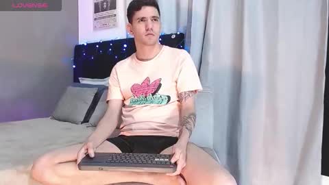 Snapshot of matteo12_ chatting on November 2025 02:39:02 AM ---Matteo--- online show from November 2025 02:39:02 AM