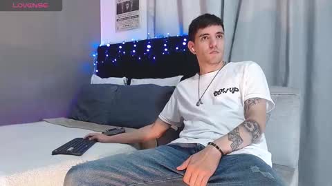 Snapshot of matteo12_ chatting on November 2025 04:45:02 AM ---Matteo--- online show from November 2025 04:45:02 AM