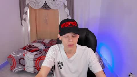 Snapshot of matthewboy_ chatting on April 2026 12:09:02 PM MatthewBoy online show from April 2026 12:09:02 PM