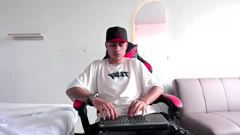 Matthew online show from December 2025 05:21:02 PM