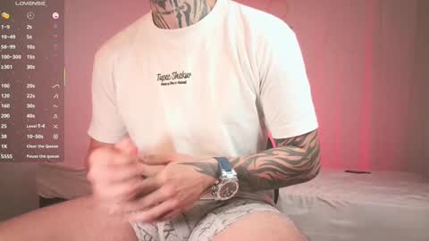 Snapshot of matthewjones1 chatting on February 2025 03:08:01 PM Matt online show from February 2025 03:08:01 PM