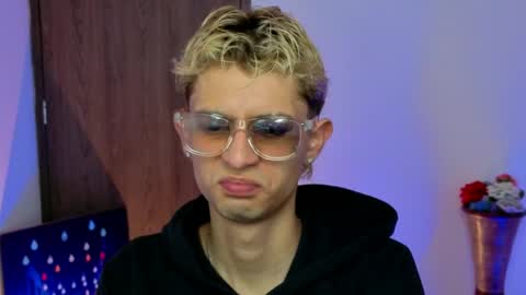 mattias     online show from March 2026 06:25:01 AM