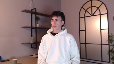 Snapshot of mattideluca chatting on December 2024 11:32:02 AM Matti online show from December 2024 11:32:02 AM