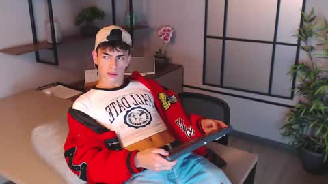 Snapshot of mattideluca chatting on December 2024 11:28:01 AM Matti online show from December 2024 11:28:01 AM