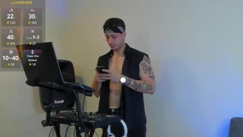 mattsaill_ online show from September 2025 02:02:02 AM