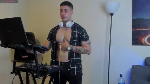 mattsaill_ online show from September 2025 12:58:02 AM