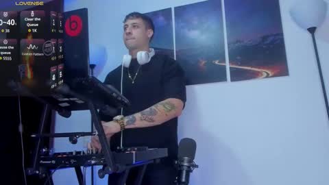 mattsaill_ online show from November 2025 01:22:01 AM