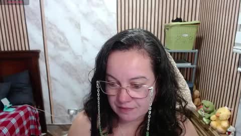 Snapshot of mature_wolf chatting on April 2026 05:24:01 PM Sonia online show from April 2026 05:24:01 PM