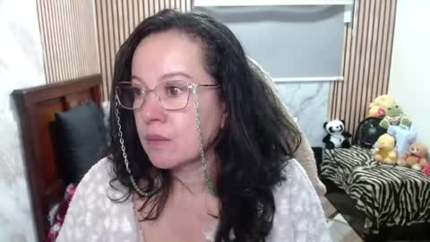 Snapshot of mature_wolf chatting on April 2026 05:14:01 PM Sonia online show from April 2026 05:14:01 PM