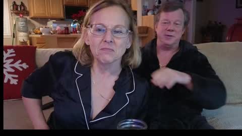 Snapshot of matureluvin chatting on December 2024 11:29:01 PM JustUs online show from December 2024 11:29:01 PM