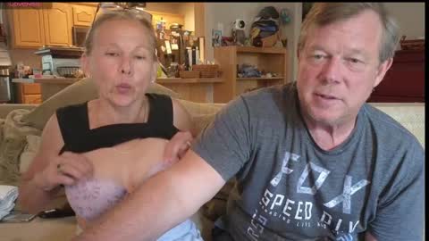 Snapshot of matureluvin chatting on September 2025 12:10:02 AM JustUs online show from September 2025 12:10:02 AM