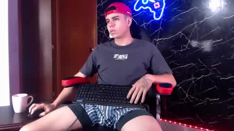 Snapshot of maty_hard chatting on January 2025 10:09:02 AM Matias online show from January 2025 10:09:02 AM