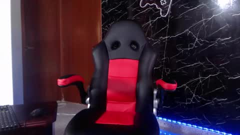 Snapshot of maty_hard chatting on January 2025 01:52:01 PM Matias online show from January 2025 01:52:01 PM