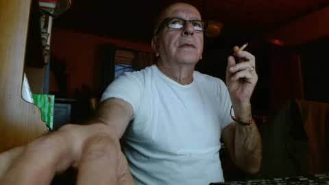 Snapshot of mauriceandre chatting on December 2024 11:47:01 AM Maurice online show from December 2024 11:47:01 AM