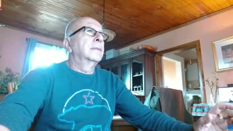 Snapshot of mauriceandre chatting on December 2024 01:55:01 PM Maurice online show from December 2024 01:55:01 PM