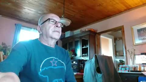 Snapshot of mauriceandre chatting on December 2024 01:59:02 PM Maurice online show from December 2024 01:59:02 PM