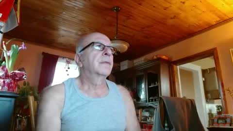 Snapshot of mauriceandre chatting on December 2024 01:06:02 PM Maurice online show from December 2024 01:06:02 PM