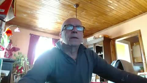 Snapshot of mauriceandre chatting on December 2024 06:19:02 PM Maurice online show from December 2024 06:19:02 PM