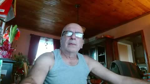 Snapshot of mauriceandre chatting on December 2024 12:45:02 PM Maurice online show from December 2024 12:45:02 PM