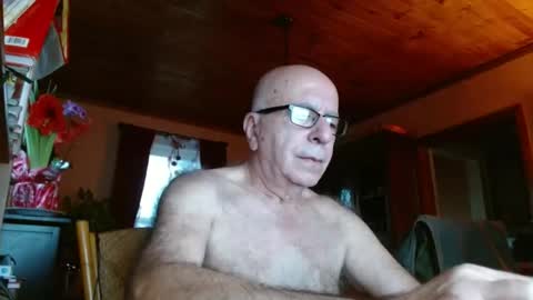 Snapshot of mauriceandre chatting on December 2024 12:55:02 PM Maurice online show from December 2024 12:55:02 PM