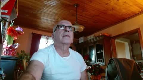 Snapshot of mauriceandre chatting on December 2024 02:40:02 PM Maurice online show from December 2024 02:40:02 PM