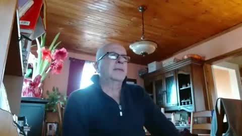 Snapshot of mauriceandre chatting on January 2025 02:29:02 PM Maurice online show from January 2025 02:29:02 PM