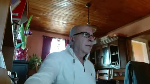 Snapshot of mauriceandre chatting on January 2025 03:50:01 PM Maurice online show from January 2025 03:50:01 PM
