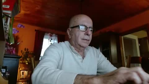 Snapshot of mauriceandre chatting on January 2025 12:18:01 PM Maurice online show from January 2025 12:18:01 PM