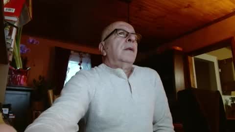 Snapshot of mauriceandre chatting on January 2025 12:07:02 PM Maurice online show from January 2025 12:07:02 PM