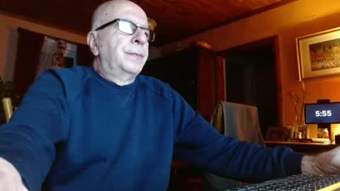 Snapshot of mauriceandre chatting on January 2025 10:53:02 PM Maurice online show from January 2025 10:53:02 PM