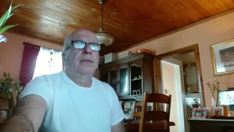 Snapshot of mauriceandre chatting on February 2025 02:32:01 PM Maurice online show from February 2025 02:32:01 PM