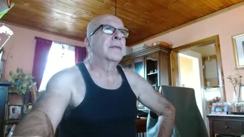 Snapshot of mauriceandre chatting on February 2025 03:09:01 PM Maurice online show from February 2025 03:09:01 PM