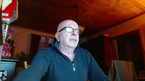 Snapshot of mauriceandre chatting on March 2025 09:51:01 AM Maurice online show from March 2025 09:51:01 AM